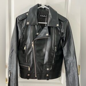 Leather Women’s Moto Jacket Vegan with many zippers size S NWT